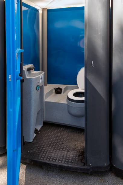 Portable Toilet Options We Offer in Ferry Pass, FL